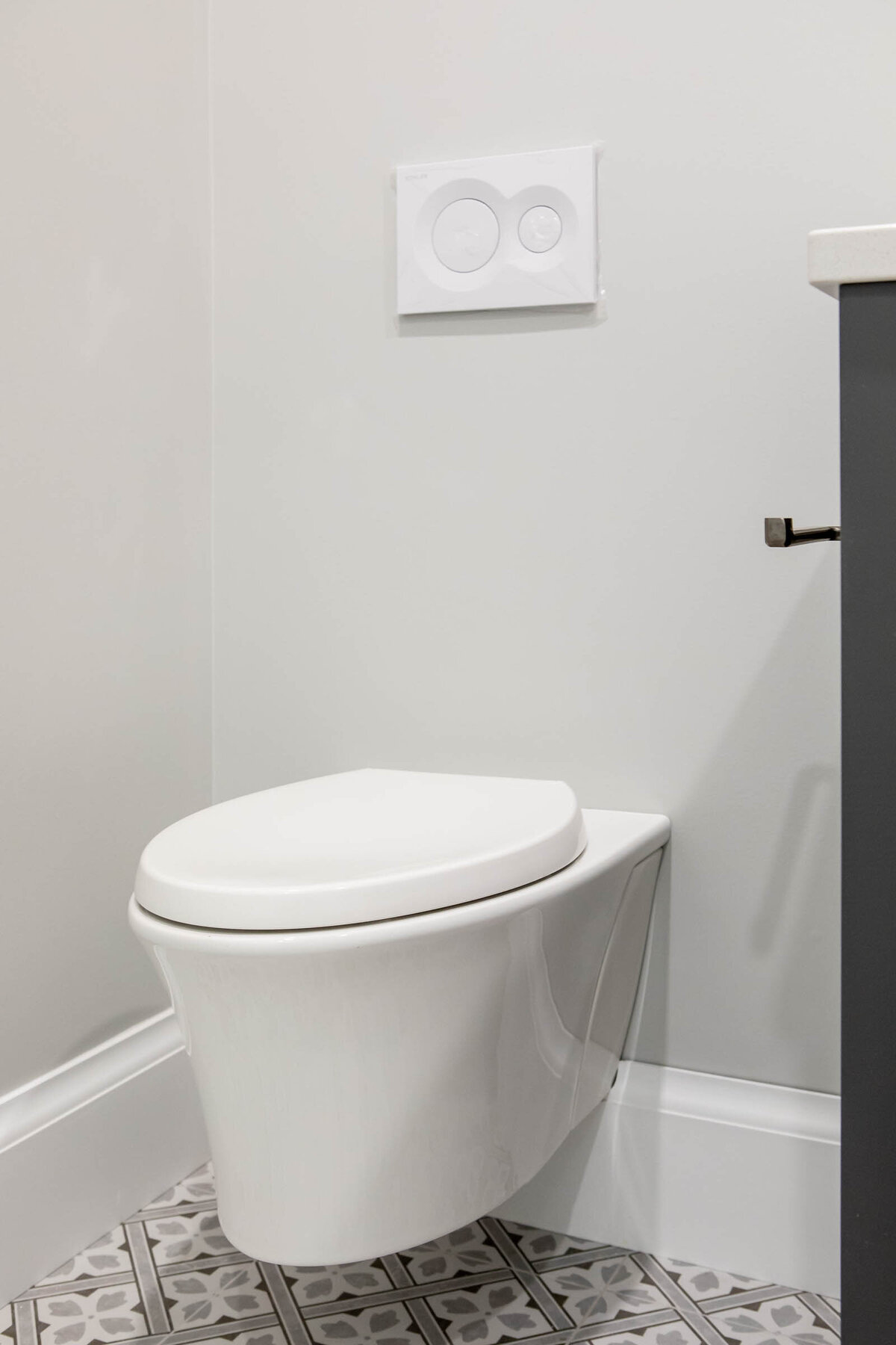 smart-floating-toilet