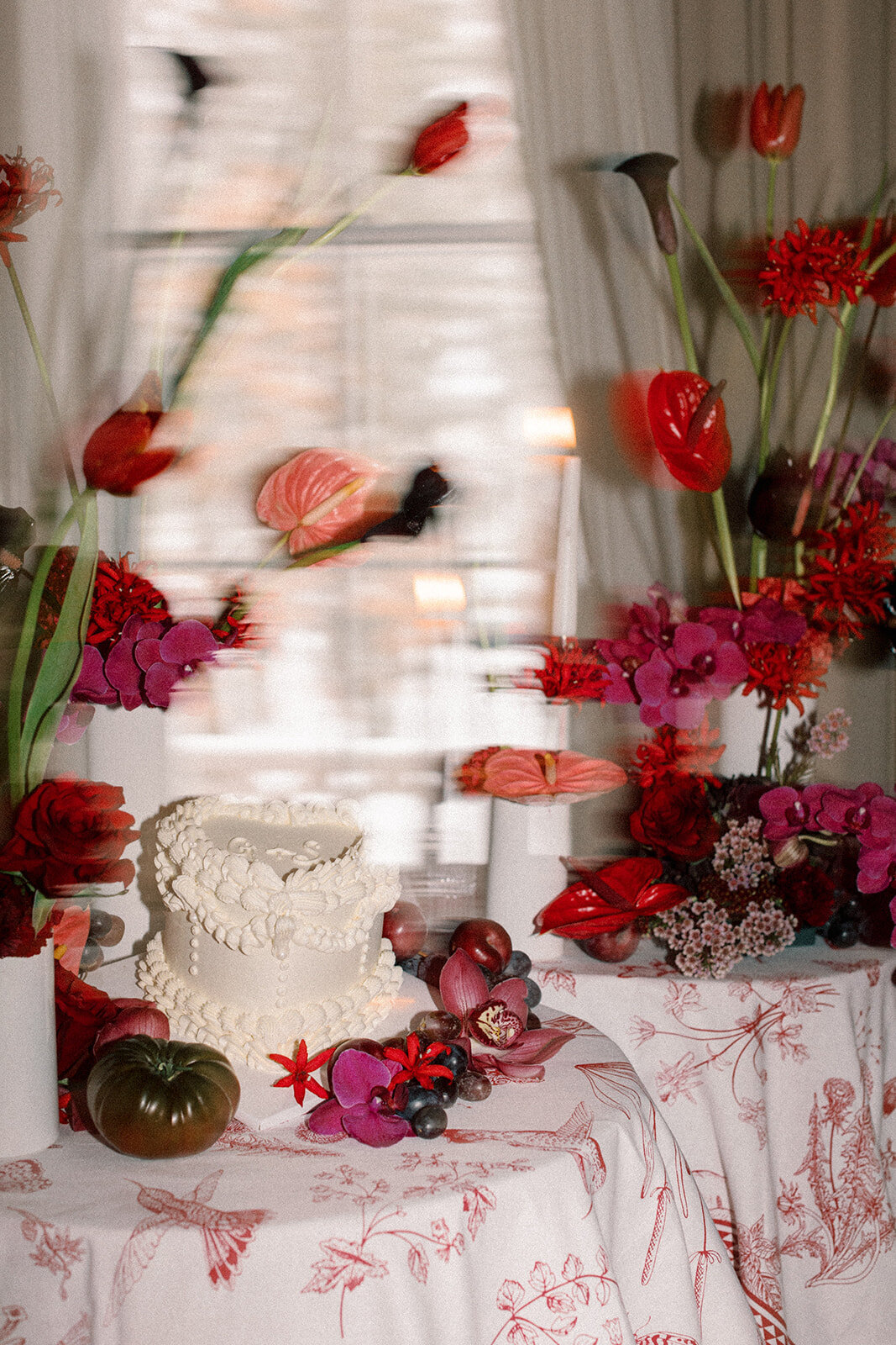Junophoto-Manoir-Maplewood-Bold-and-Chic-wedding-table-decor-059
