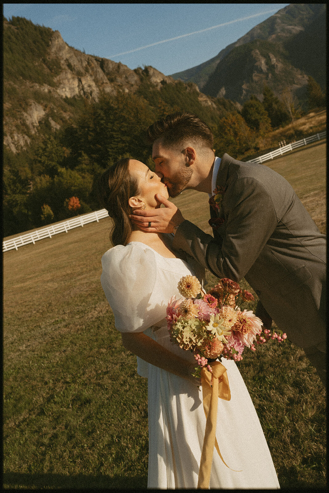 Emily-Noelle-Photo-Wedding-Photos-Wind-Mountain-Ranch-Oregon-00451