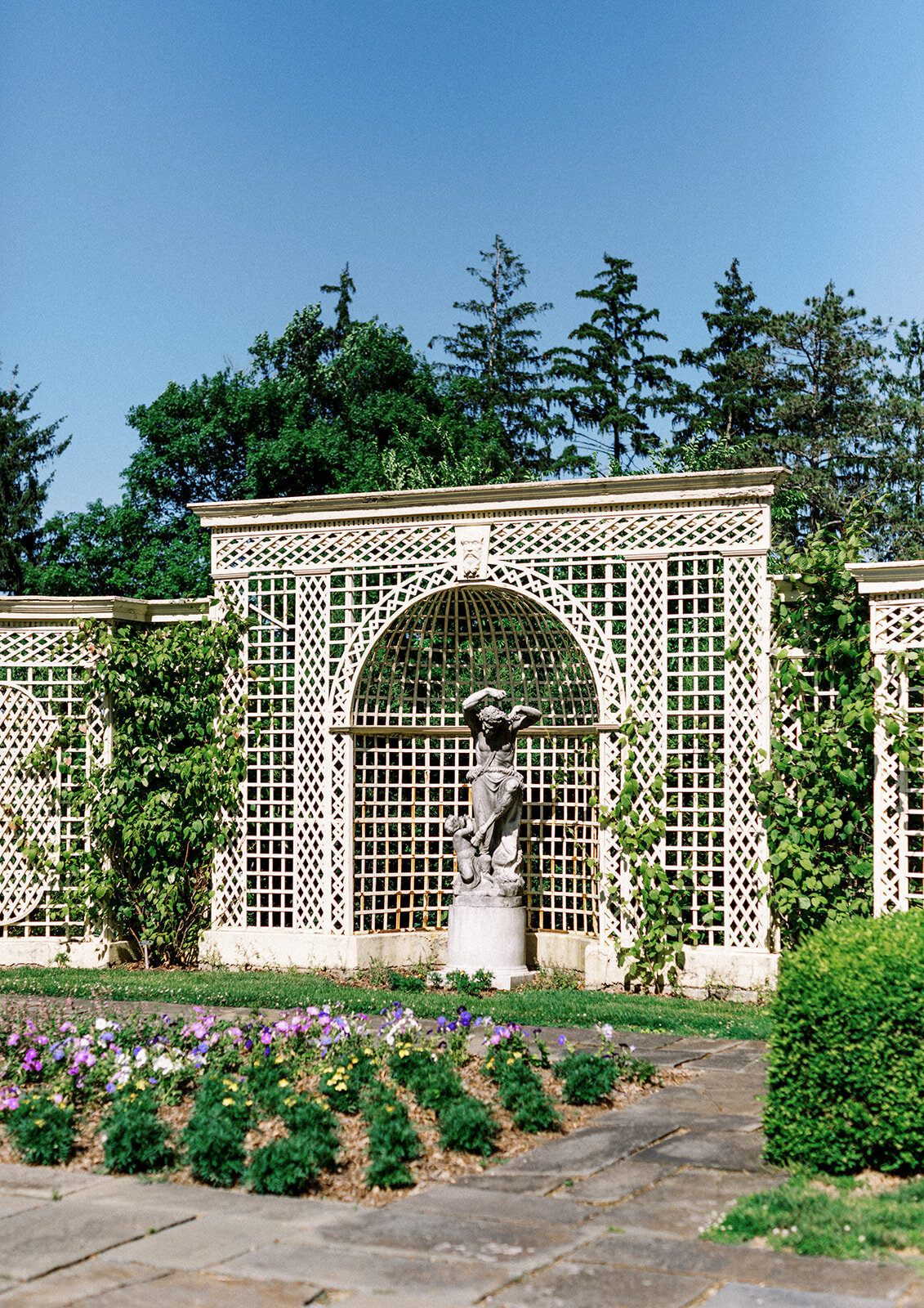 Lila & Rob Wedding_Kingwood Center Gardens-324