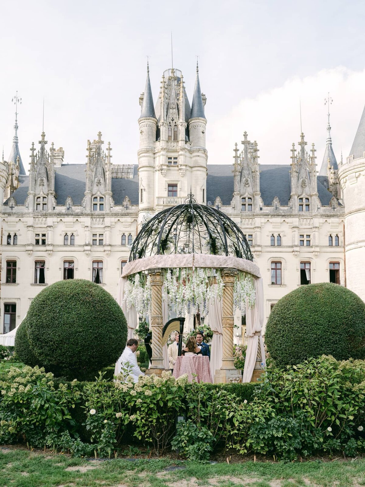 Destination wedding in France - Chateau Challain - Serenity Photography - 35