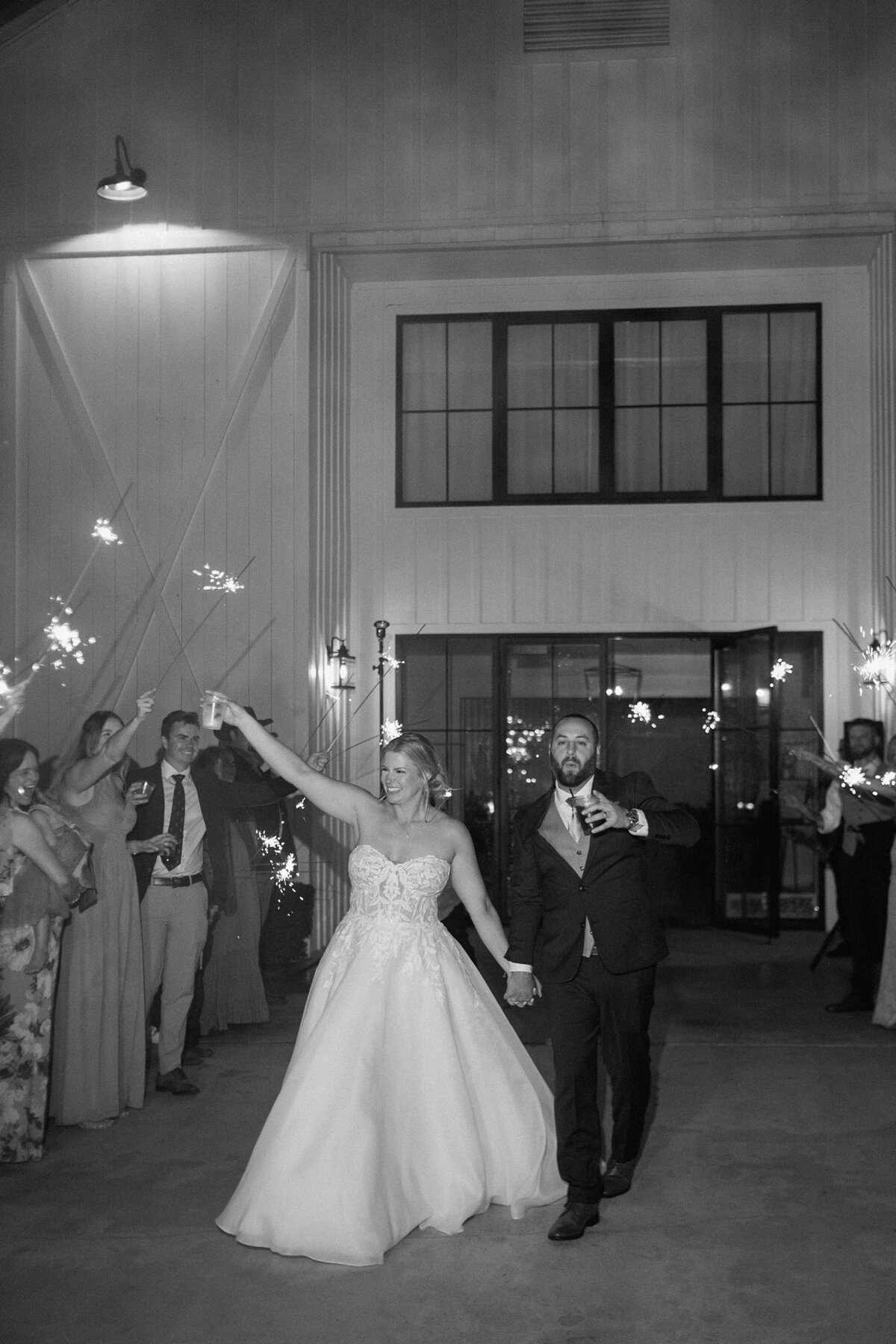 danielleandaaronsfarmhouseweddingkristinnicholephotography100