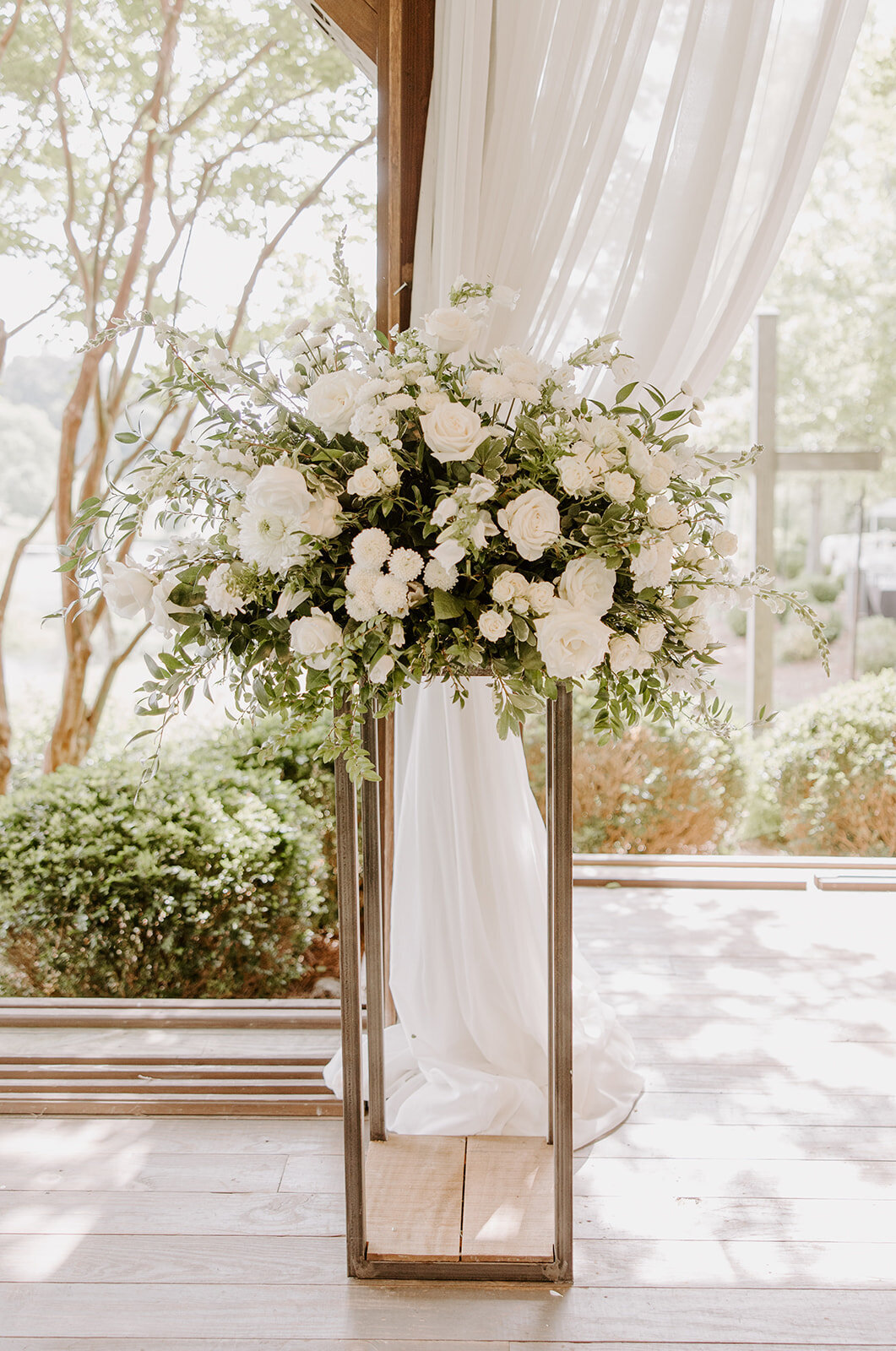 white-wedding-florals-00013
