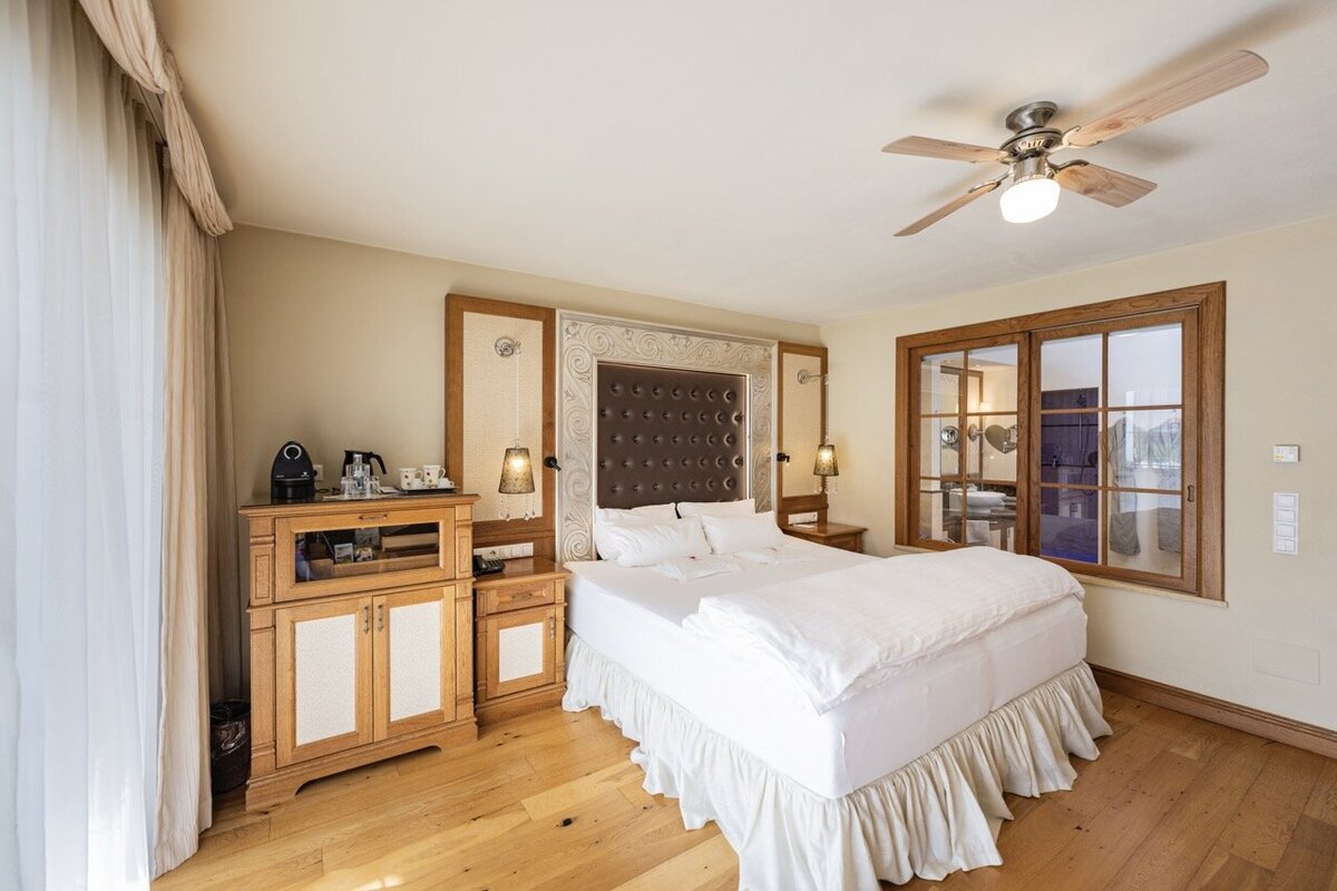 Waterstone - Dolce Vita Hotels - South Tyrol - Luxury Boutique Hotel - Preidlhof_Luxury Suite Lavendel (2) Large