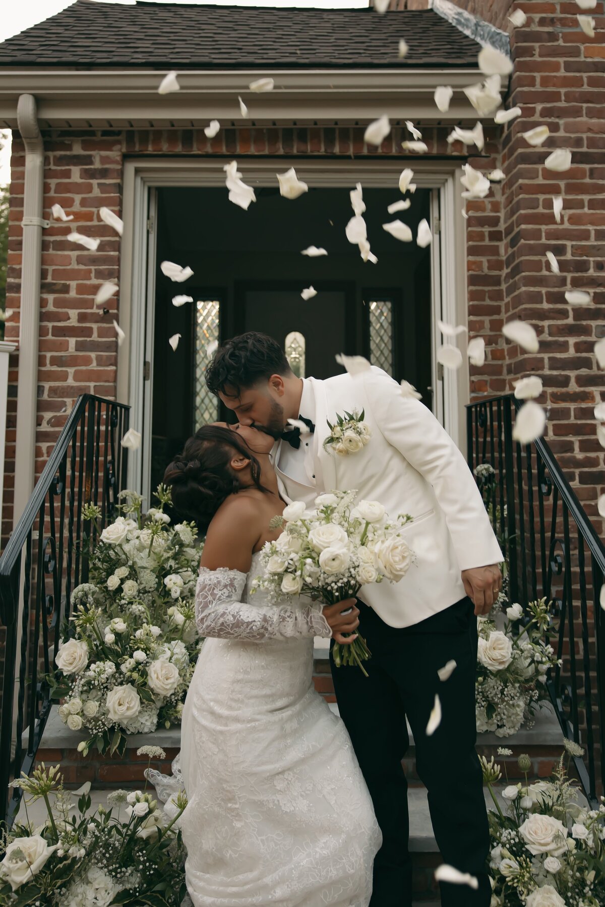 at-home-wedding-in-massachusetts-4