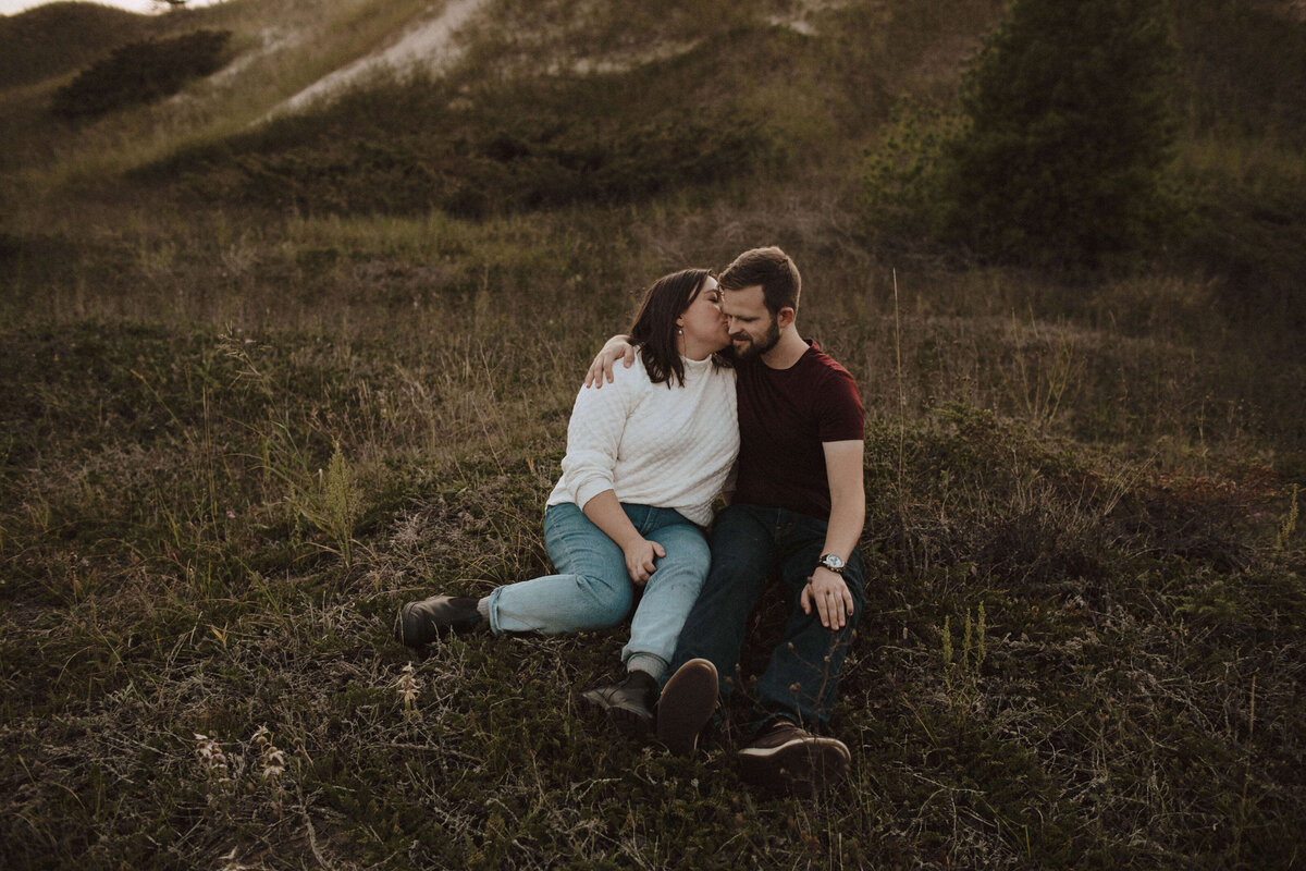 sheboygan-kohler-andrae-state-park-engagement-nikki-n-photography-098