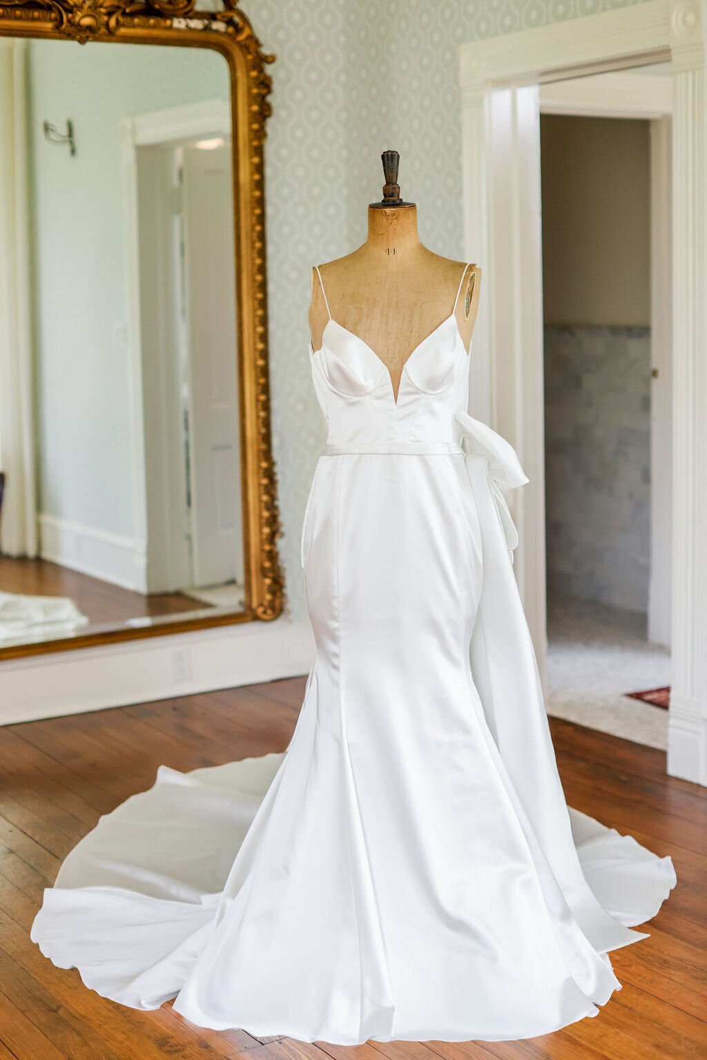 woodbine-mansion-texas-wedding-dress-sarah-block-photography