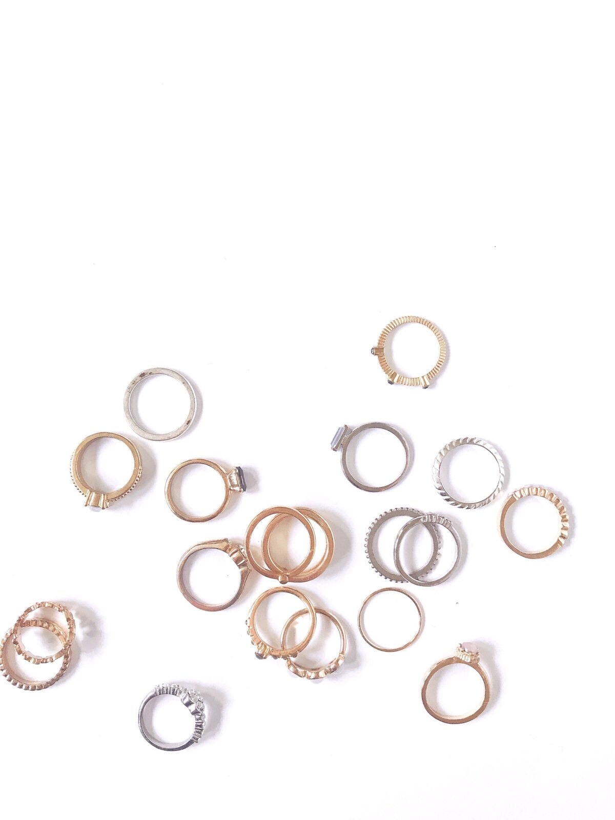 coco-tafoya-R-Us1TGFioQ-personalillusionsjewellery