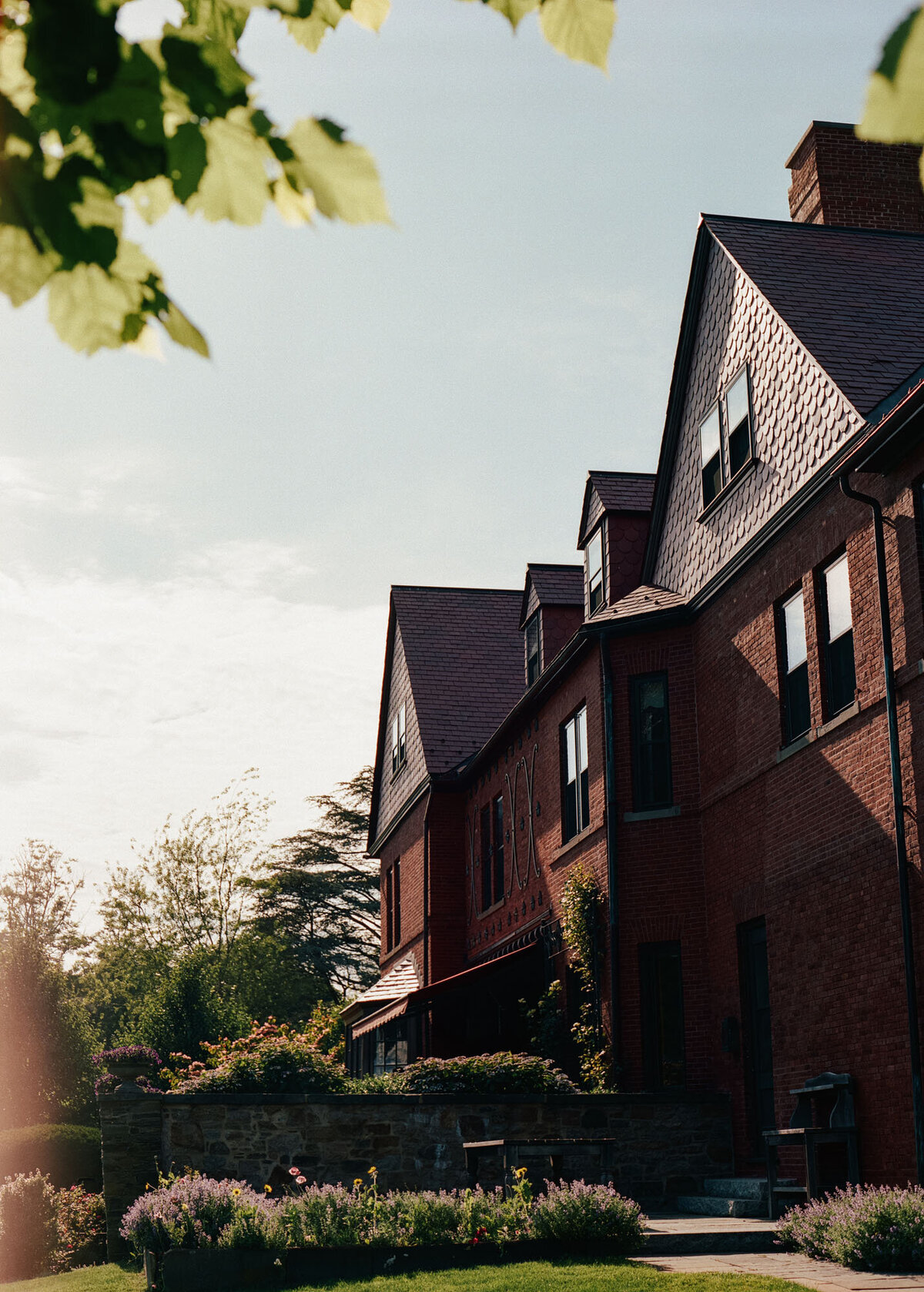 Newport-Wedding-Private-Home-0001