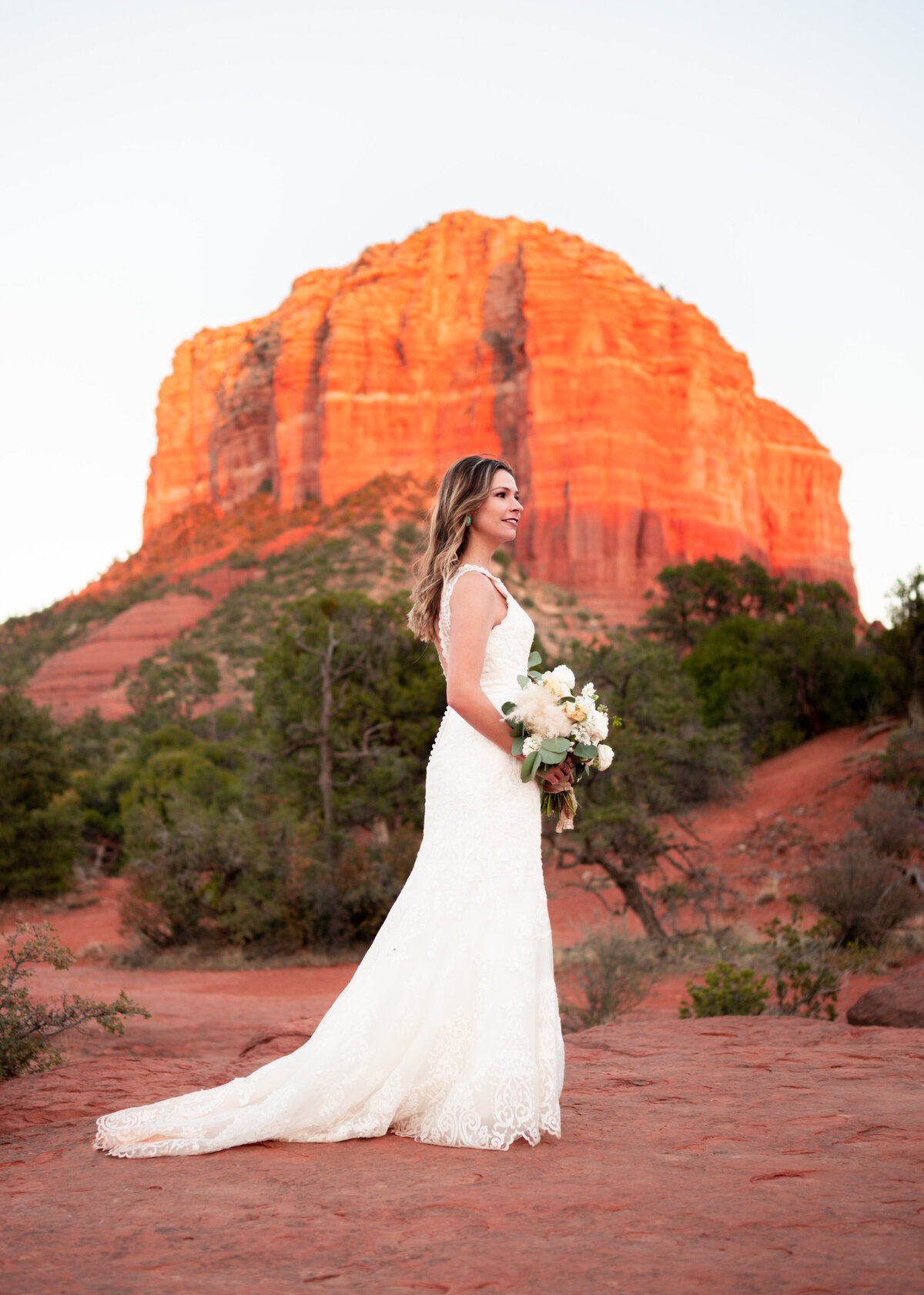 bell rock sedona arizona bridal photoshoot inspiration kacy beck