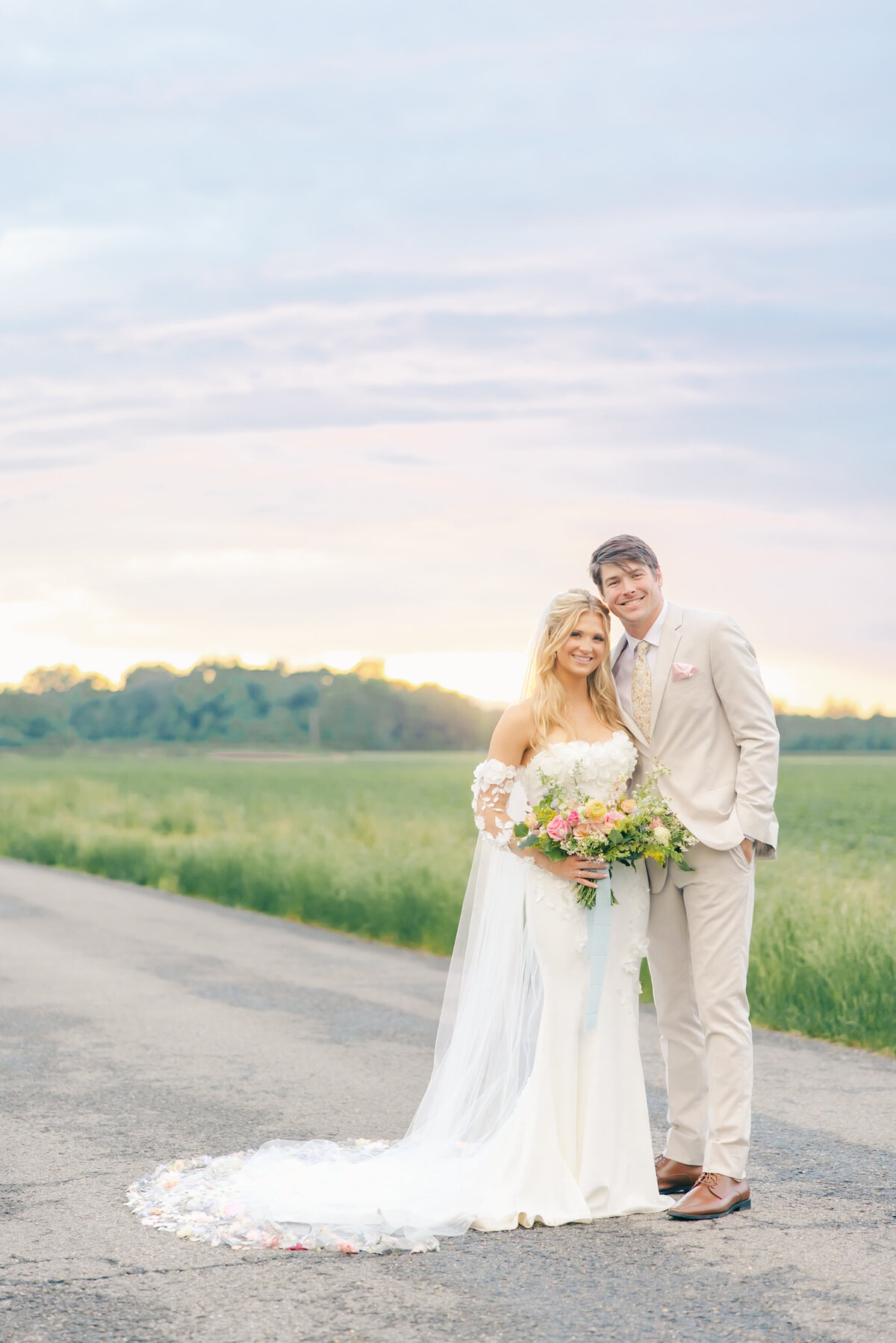 Sneak Peeks Creekside at Colliers End May Wedding | Lauren Elliott Photography | Emily & Kyle Anderson -149