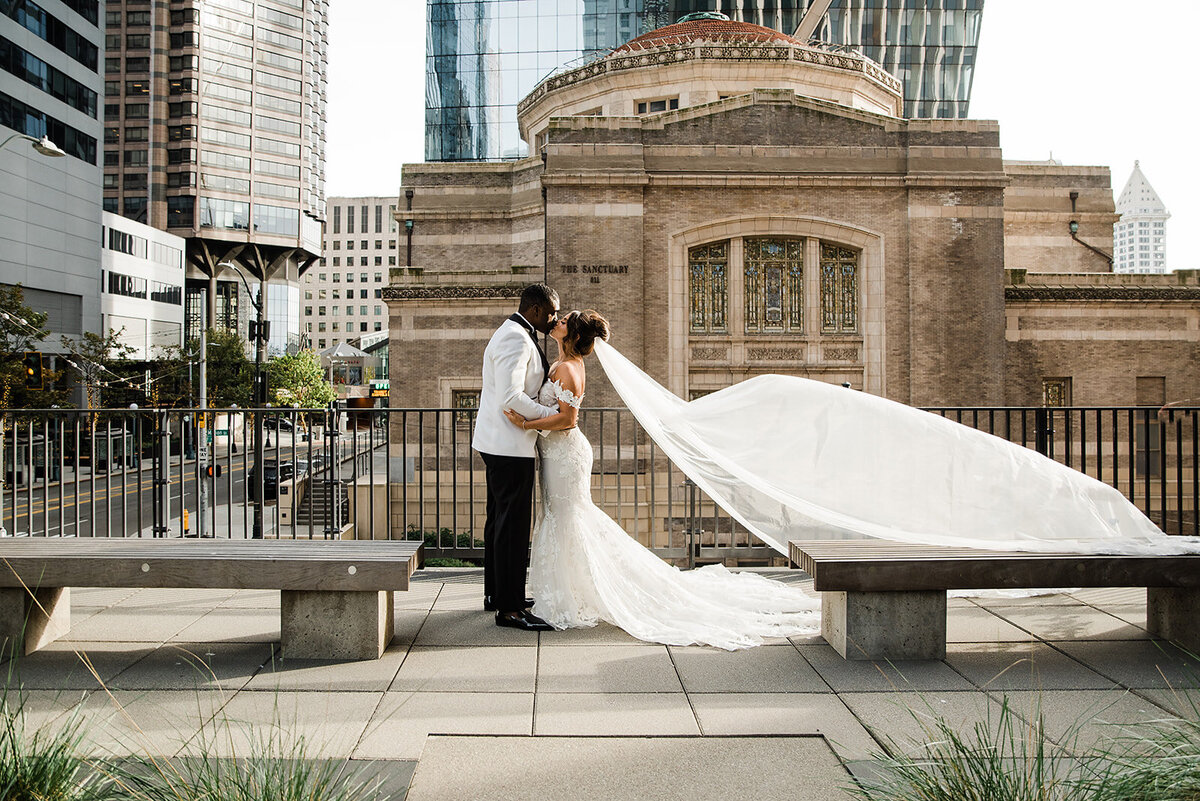 Downtown Seattle Luxury Wedding at the Lotte Hotel