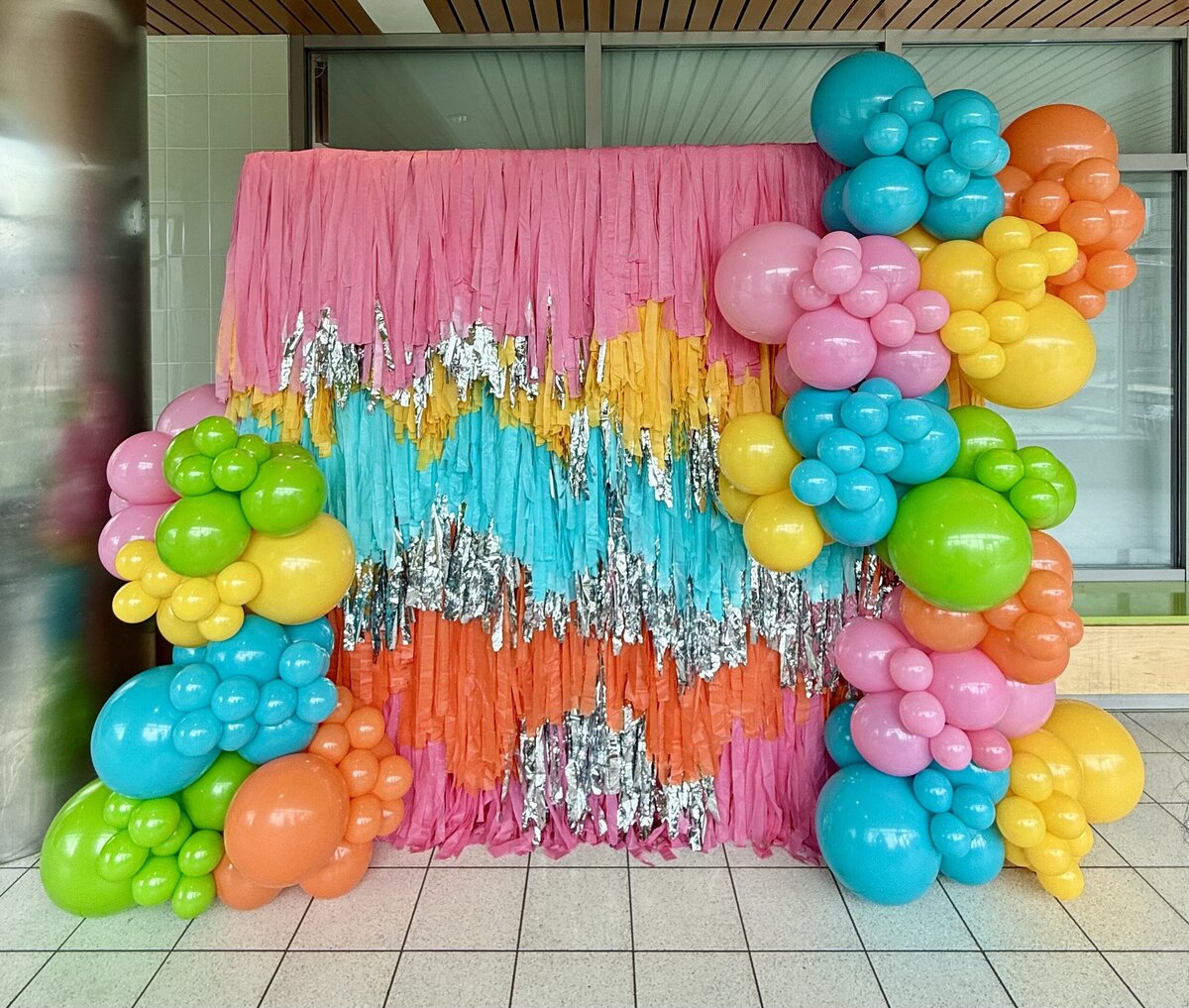 fringe wall with balloon s