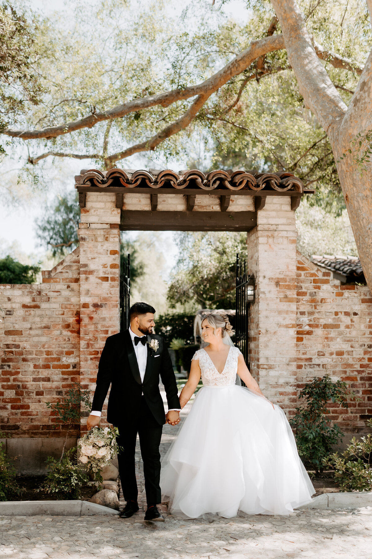 hummingbird nest wedding