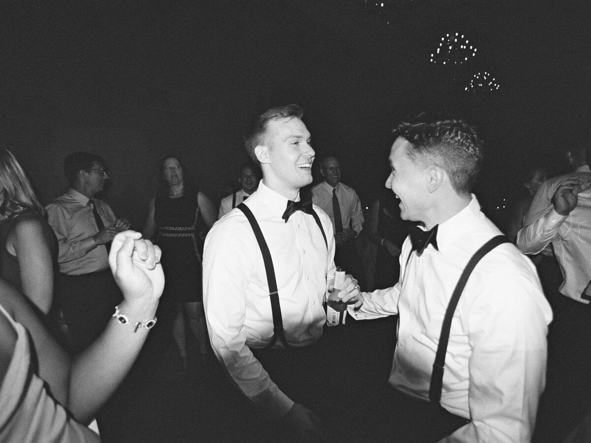 2021_08_07-Ariel-Pearl-Center-Wedding-Halle-Carter-Dancing-106