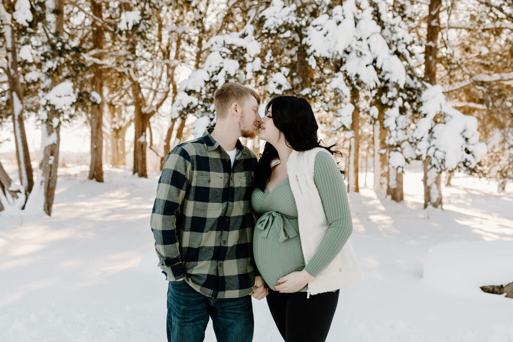 christina_ney_photography_wedding_engagement_lifestyle_photographer_dubuque_iowa_wedding_planning_assistance_adventurous_bold_laidback Family Photography86