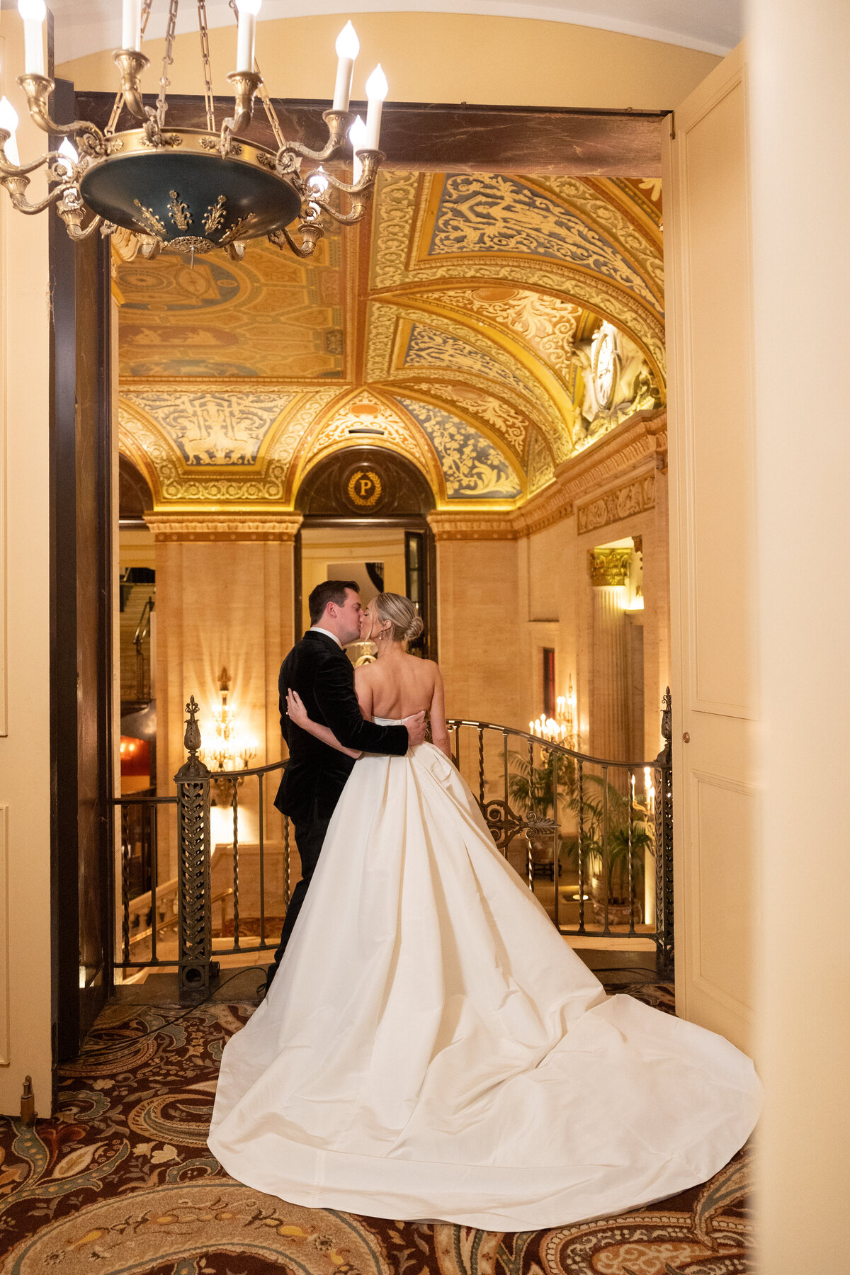 chicago-luxury-winter-wedding-at-old-st-pats-63