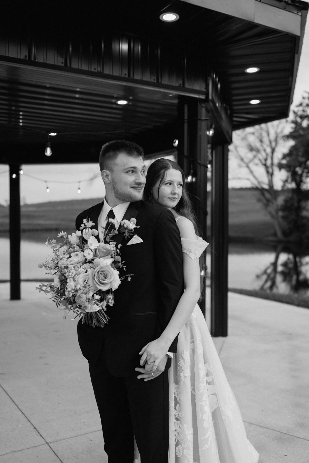 kraber-the-gathering-grounds-iowa-wedding-43