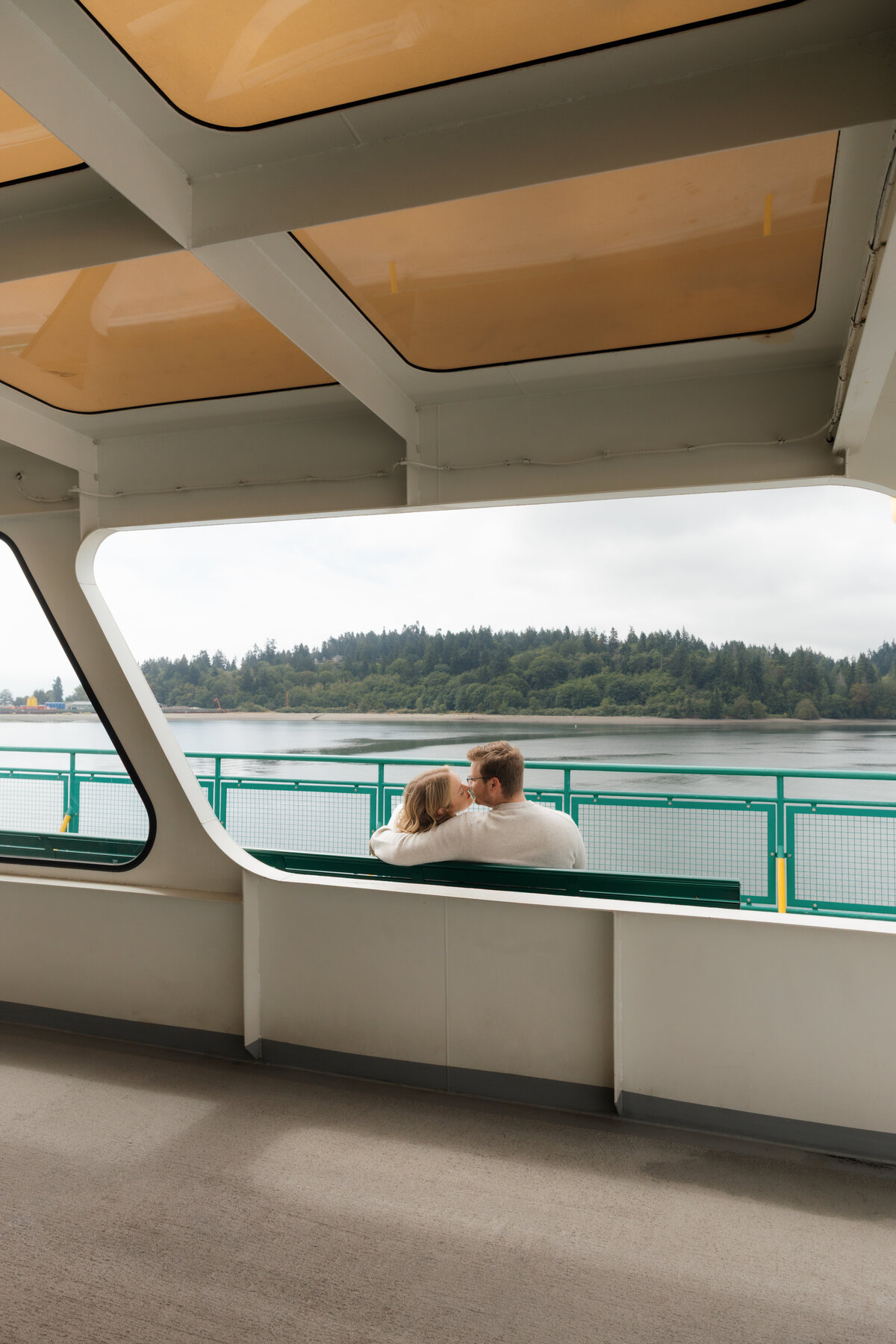 SeattleFerryCouplesPhotography94