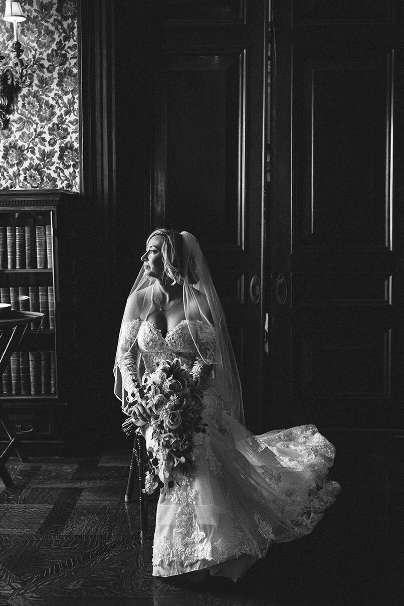 Mira Park Photography NY based wedding photographer Black and white wedding portrait at Bourne Mansion in Long Island, NY