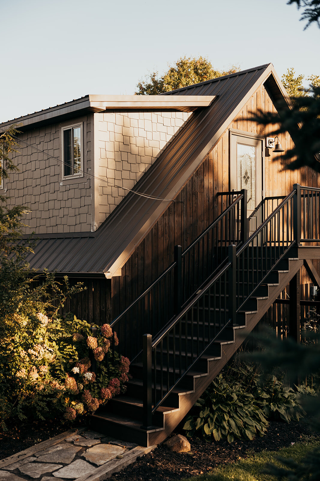 cottage studio overnight accommodation image at willowbrook wedding venue in pittsburgh