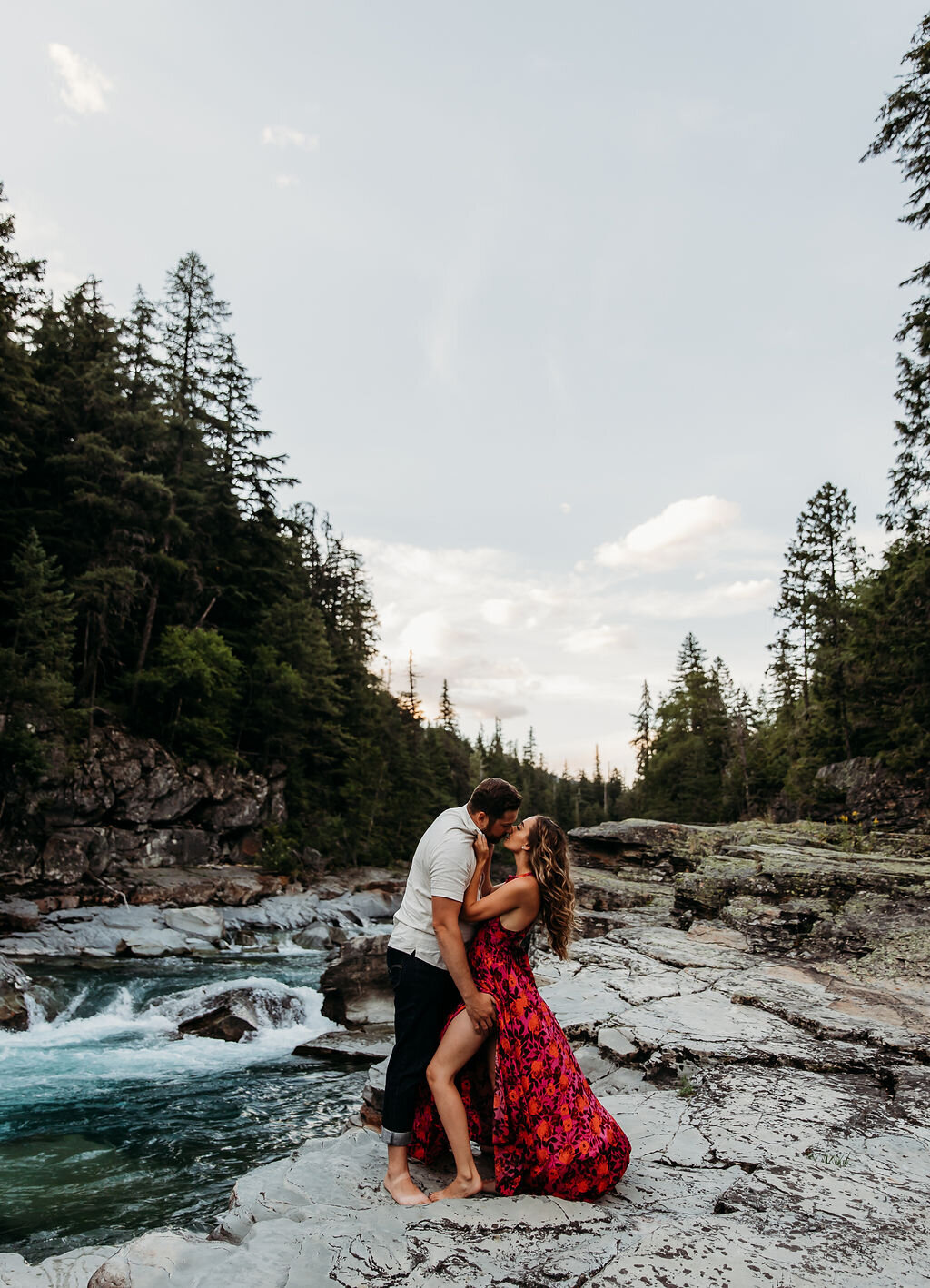 glaciernaitonalparkengagementphotos-glaciernationalparkphotographer-glaciernationalparkelopement