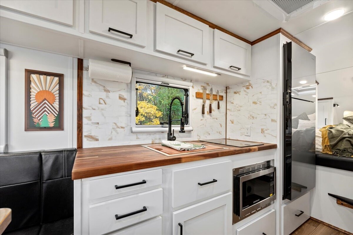 15-1050 Cascade Rd Building 4_015