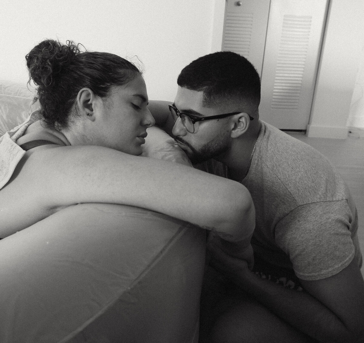 husband-wife-birth