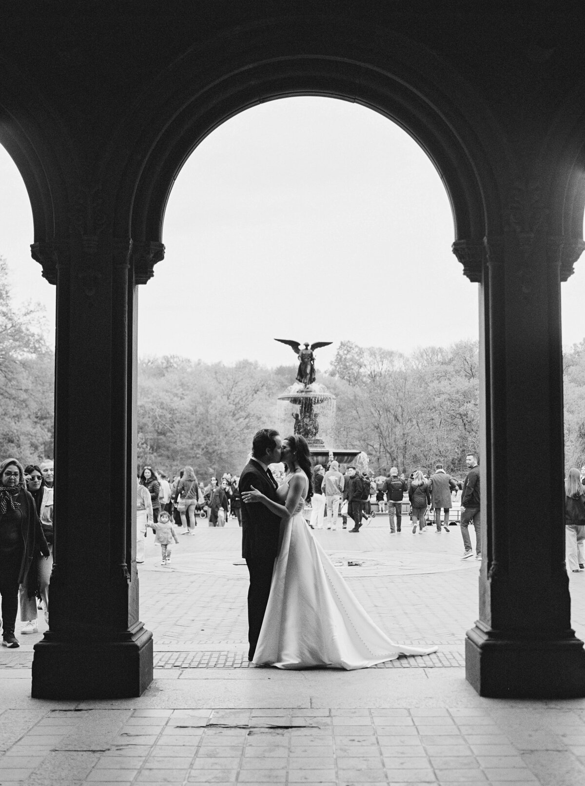 Callie + Derek Braun - Blessed Sacrament NYC - New York City - Stephanie Michelle Photography - @stephaniemichellephotog-151