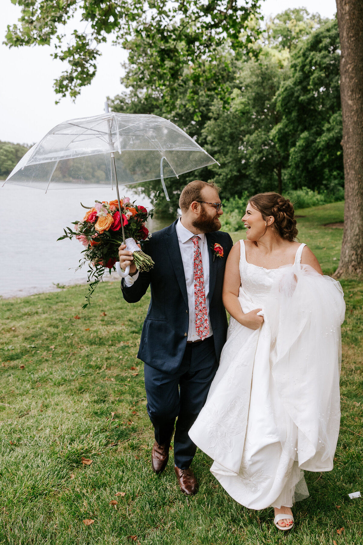 arrowhead golf club wedding pink florals rainy day-5