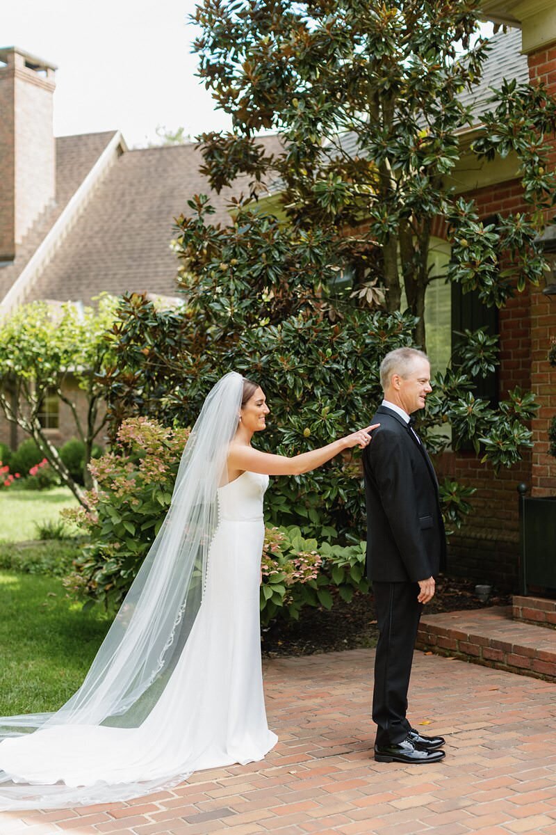 Classic Wedding at City Church of Evansville with Reception at ECC055