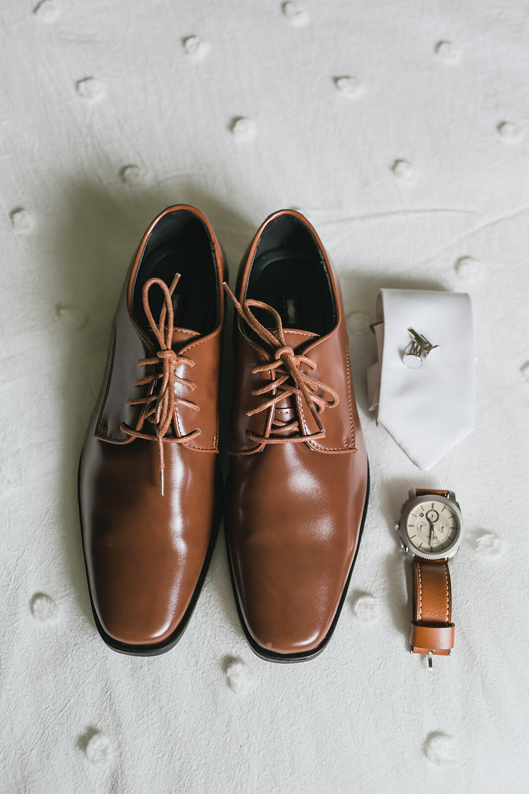 A chic black tie summer Shepherd's Hollow Golf Club Wedding