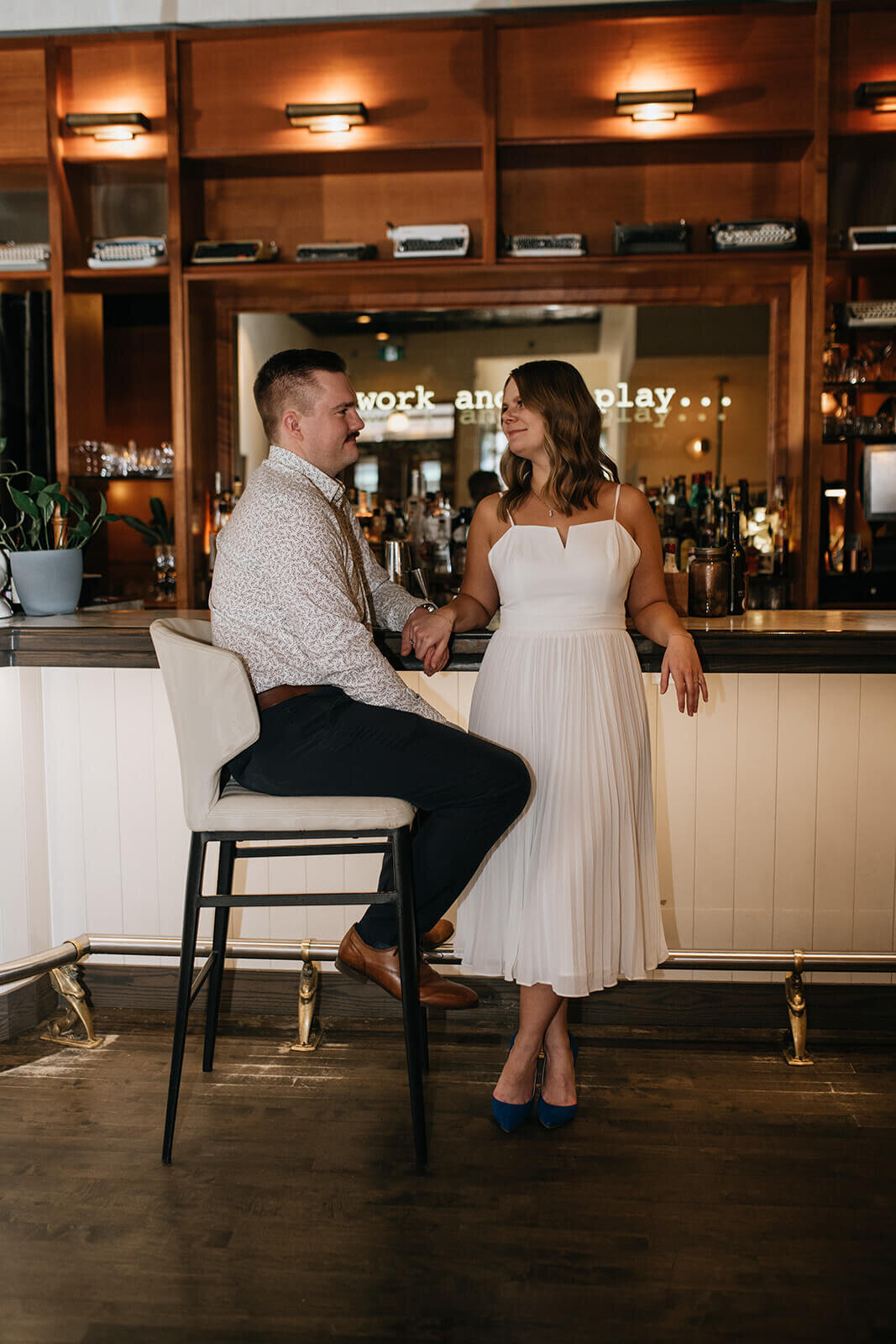 Engagement-photoshoot-by-bar
