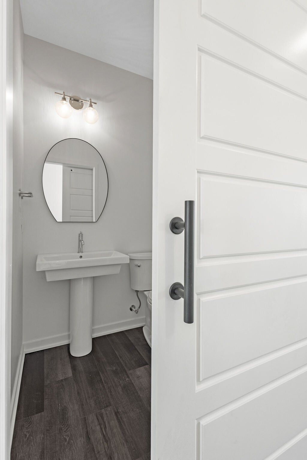 sliding_barn_door_modern_farmhouse