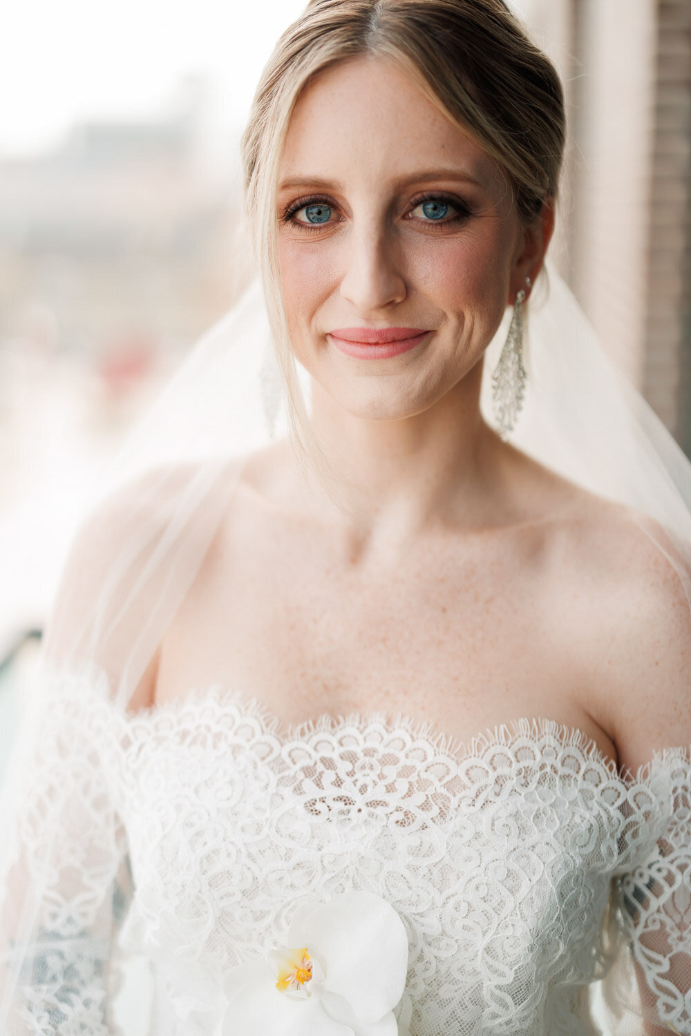 bold color block wedding gather at deer district milwaukee -4
