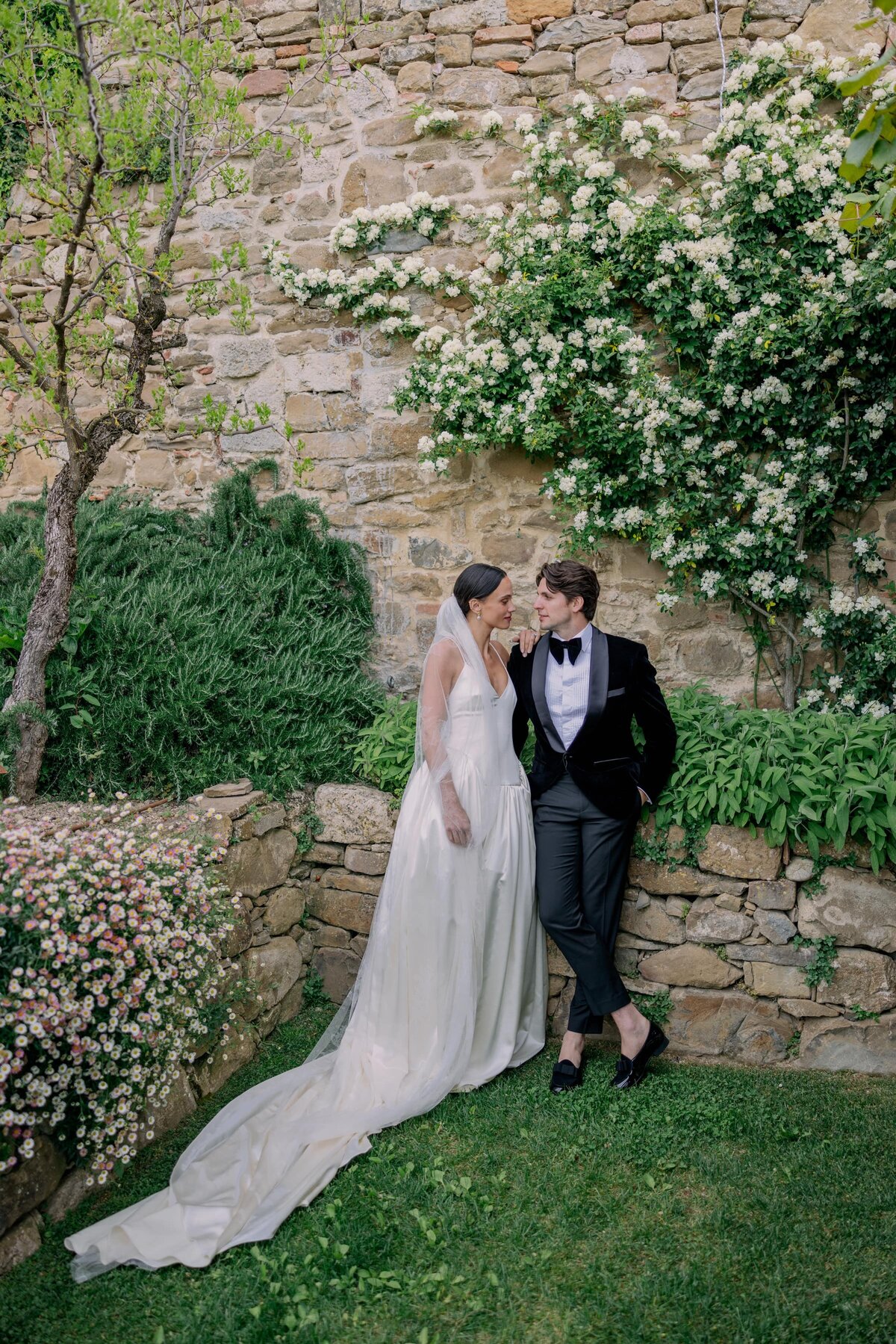 monteverdi-tuscany-wedding-larisa-shorina-destination-luxury-photography-80