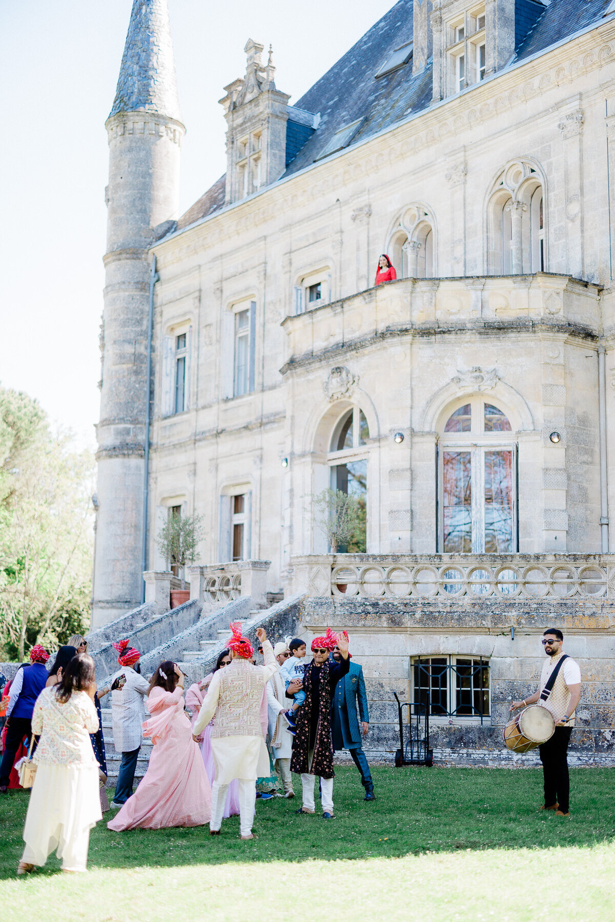 Modern_Chic_Chateau_Valouze_Destination_Wedding_Photographer-102