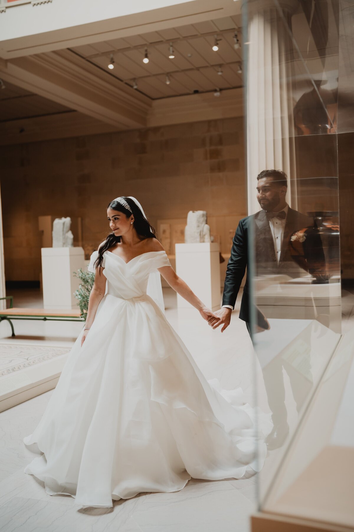 unique-wedding-photos-toldeo-museum