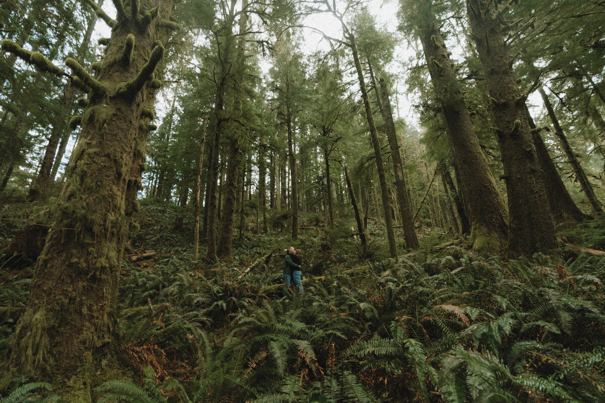 Oregon Coast Couples - lizarrietaphotography-35
