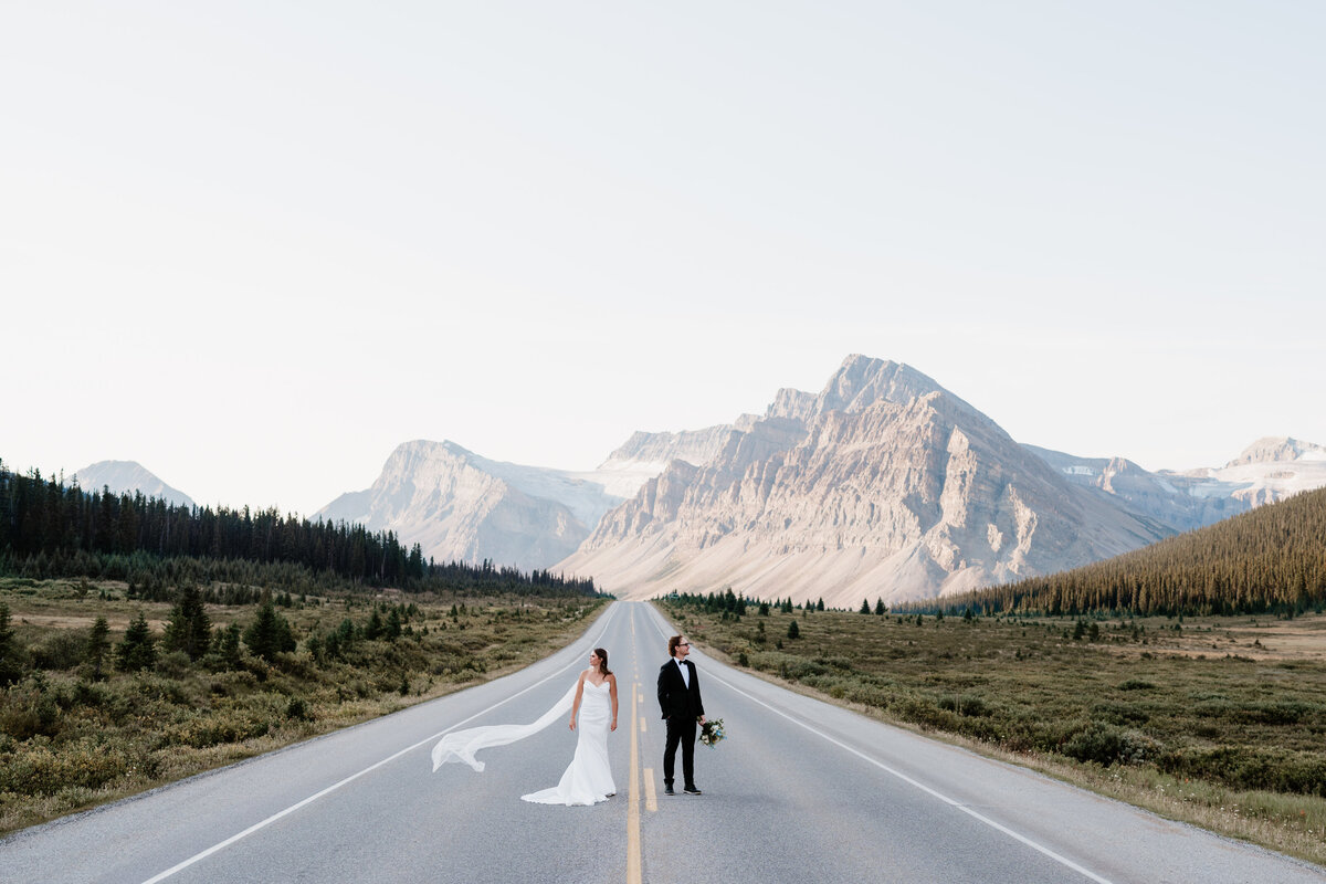 banff-intimate-elopement-photographers-elope-wilder