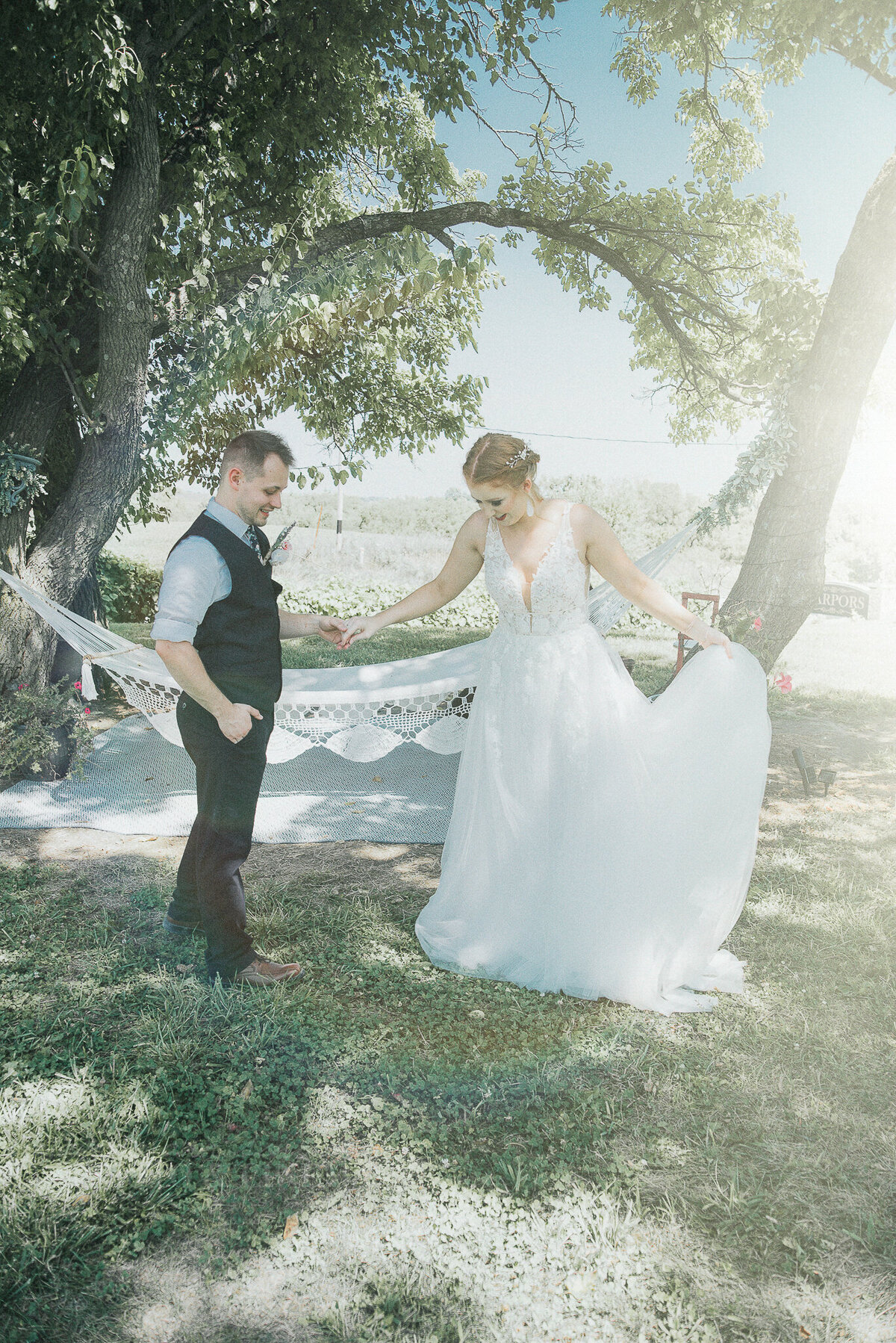first look _ alaynna ann schwartz _ harpors vinyard _ iowa photographer _ playlife photography_0226