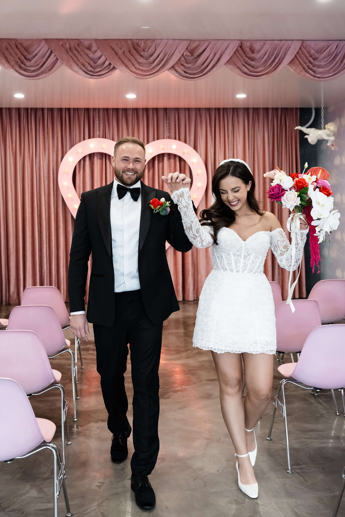 54riskyexposure_hannah-rory_las-vegas-elopement-photography