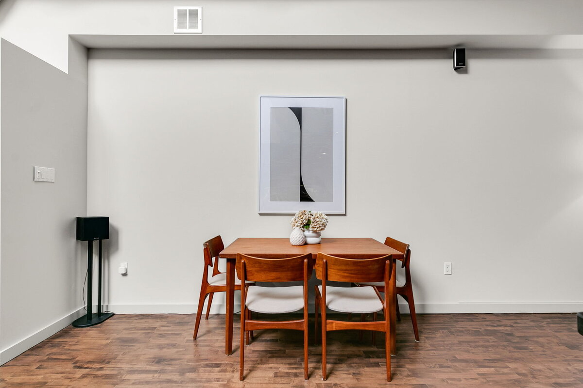 16-web-or-mls-12_007_Dining Room