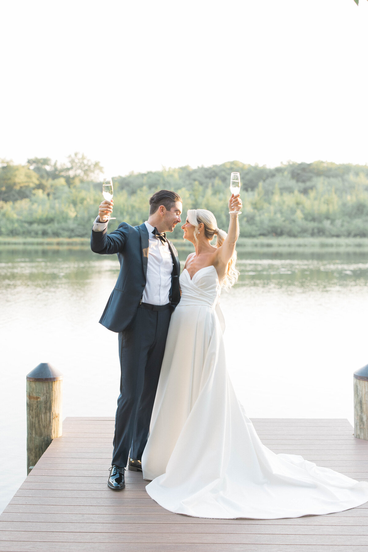Molly Sue Photography Wedding at The Mill Lakeside Manor46