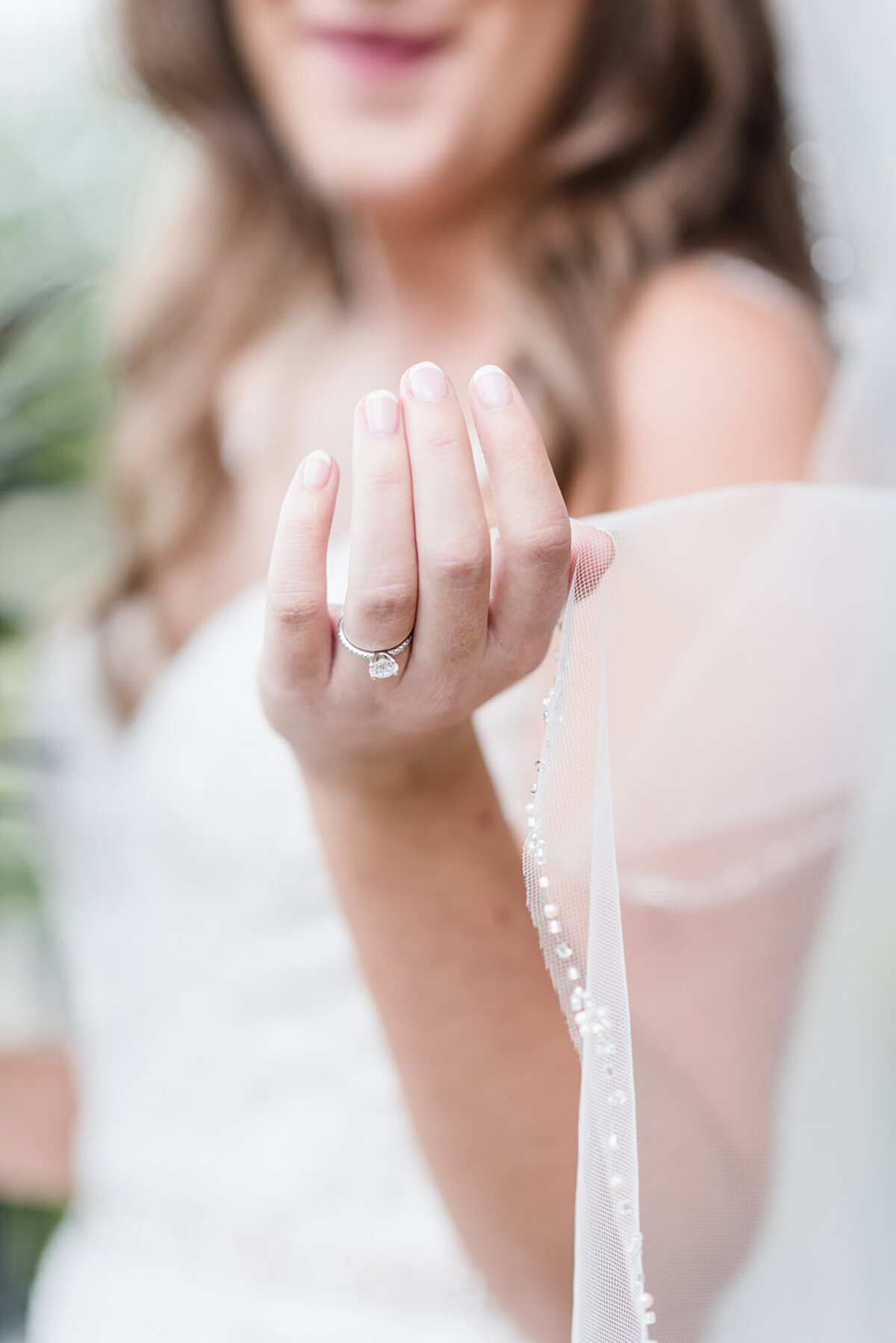 Classic Black Tie Wedding at the Community House in Birmingham Michigan by top rated Birmingham wedding photographer Kari Dawson2
