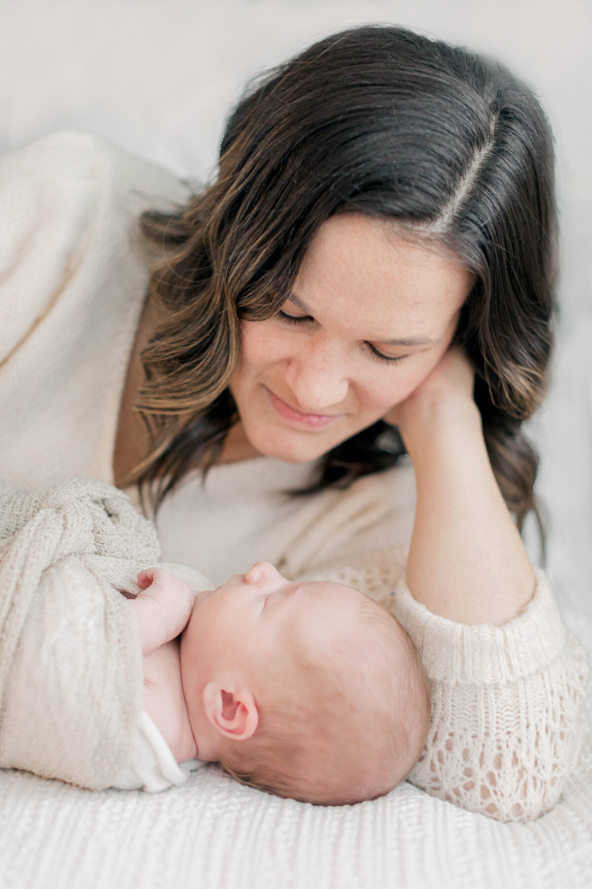 Cincinnati in-home lifestyle newborn photographer