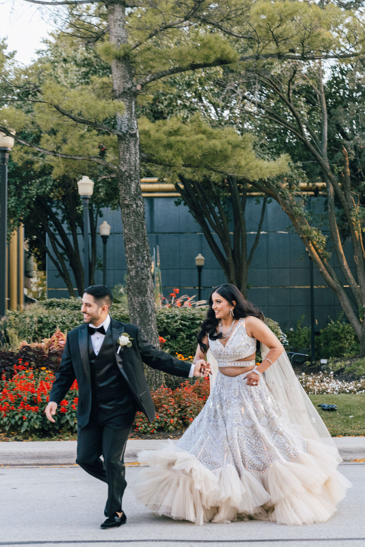 Chicago-wedding-photographers-Maha-Studios-Nirali-Aspin-Reception-98