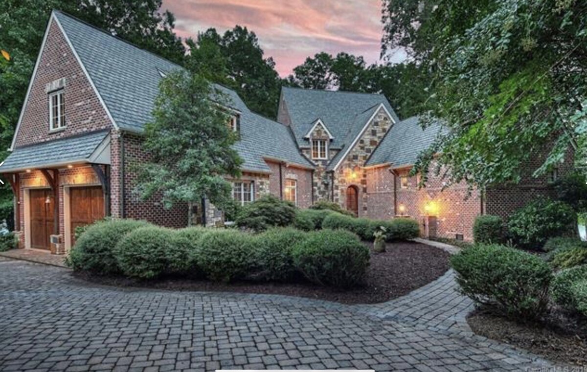 Front of Lake Estate in Huntersville NC