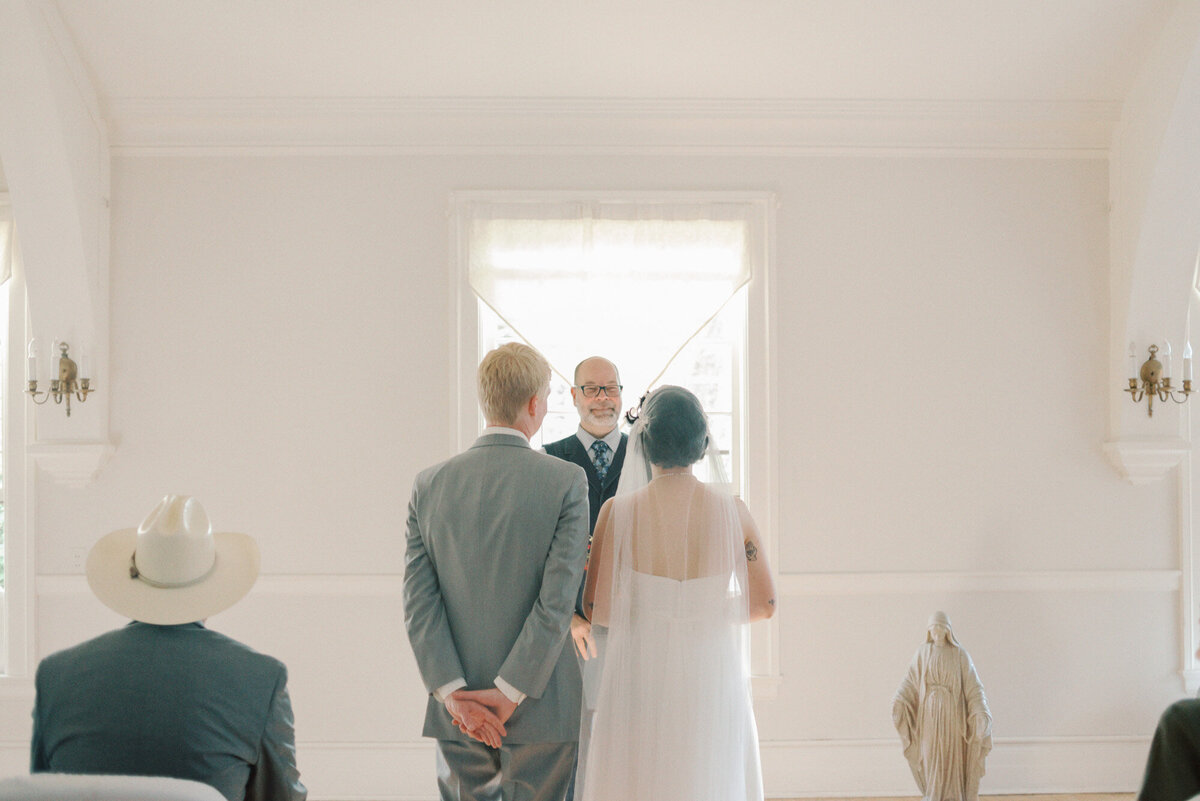 Seattle-wedding-photographer-rainier-chapter-house-47