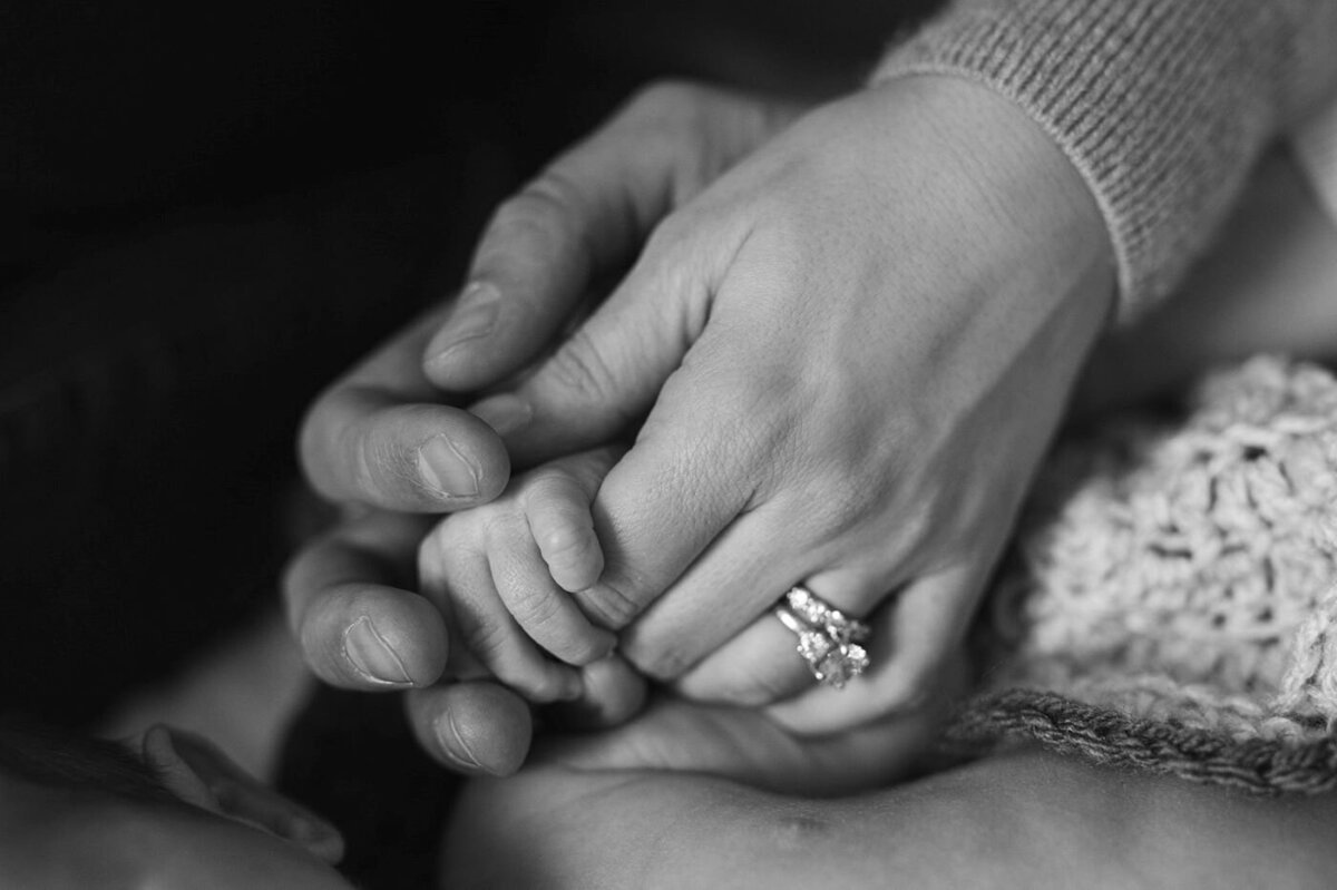 bella-luce-by-michelle-andrea-new-england-photographer-newborn-perry-family-63